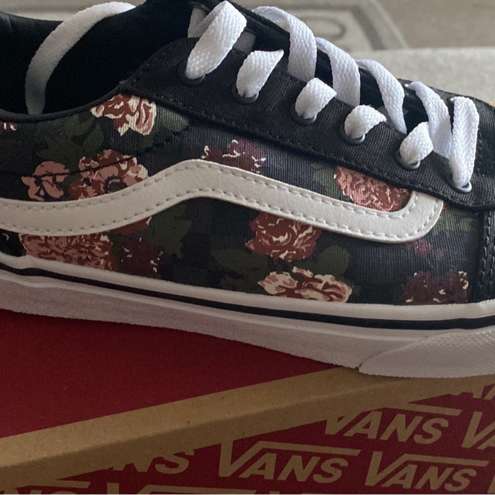 Vans floral print new in box